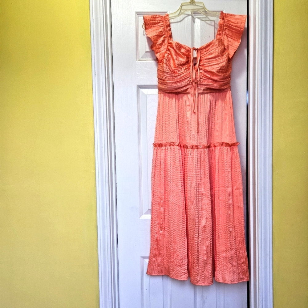 Entro Midi Dress